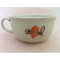 petite tasse en porcelaine vintage